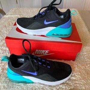 Women’s Nike Air Max Motion 2